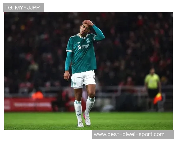 利物浦新海报揭幕对阵森林之战范戴克萨拉赫伊萨克加克波齐亮相