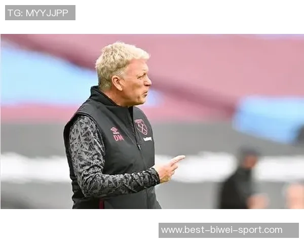 球迷从五个维度评析曼联主帅下课公告莫耶斯待遇最差引发热议